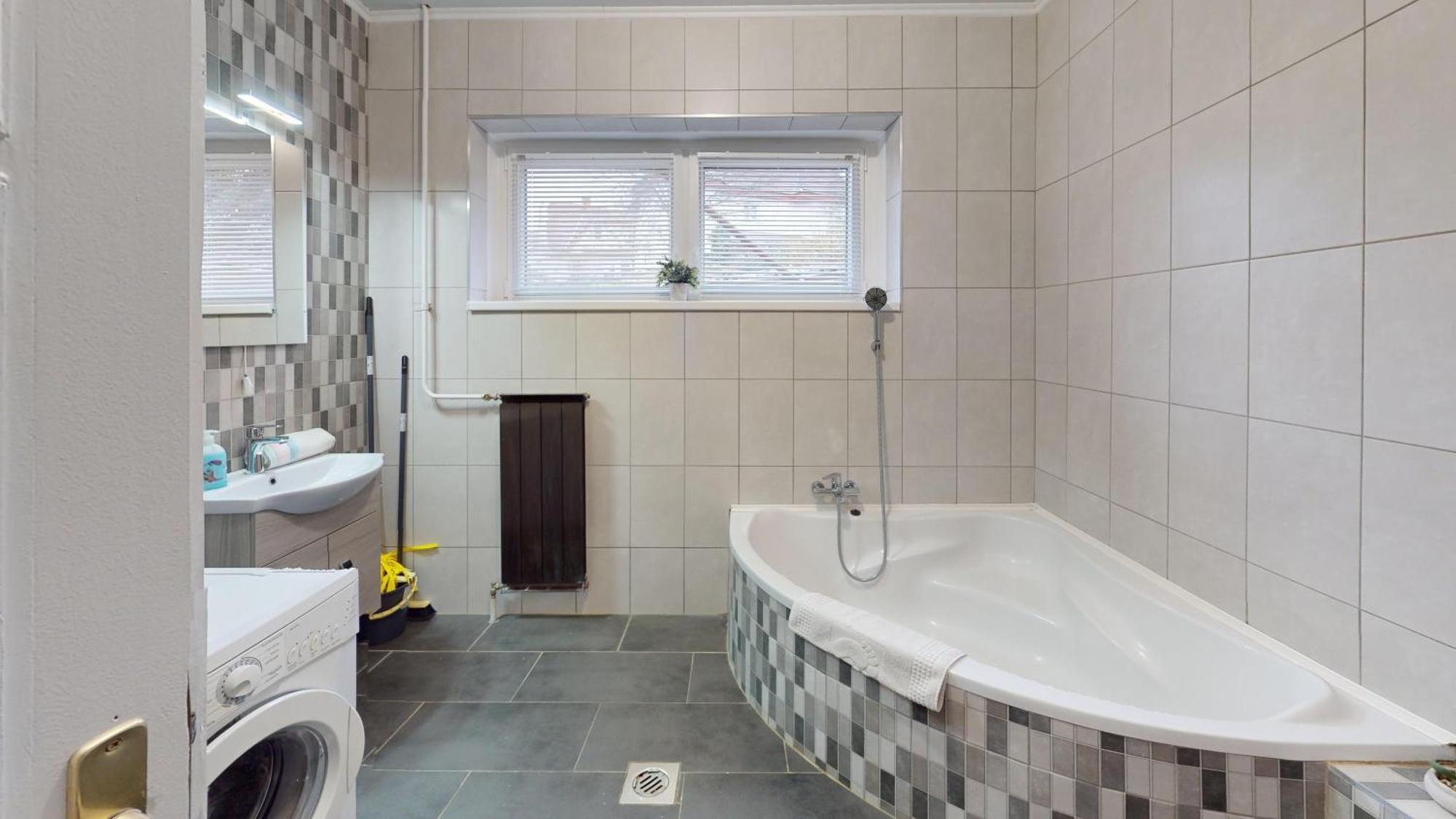 Herczeg Apartment Μίσκολτς Εξωτερικό φωτογραφία
